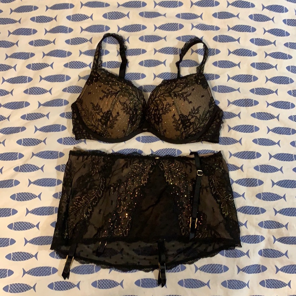 Victoria’s Secret bra & garter